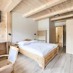 B&B Harnas 4*