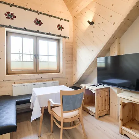 W Dolinie Koscieliskiej 4*