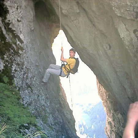 W Dolinie Koscieliskiej 4*